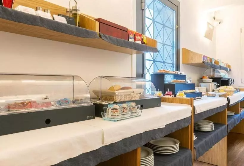 تختخواب و صبحانه Malagigi Guest House