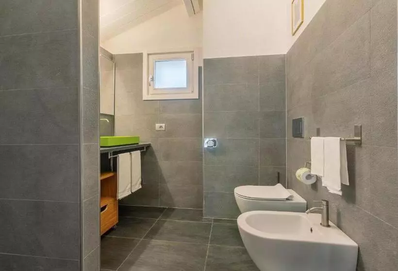 تختخواب و صبحانه Malagigi Guest House