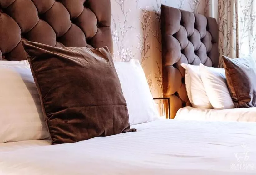 ベッドアンドブレックファースト Ricky Road Guest House   Wizard Studio Room Available To Book Now