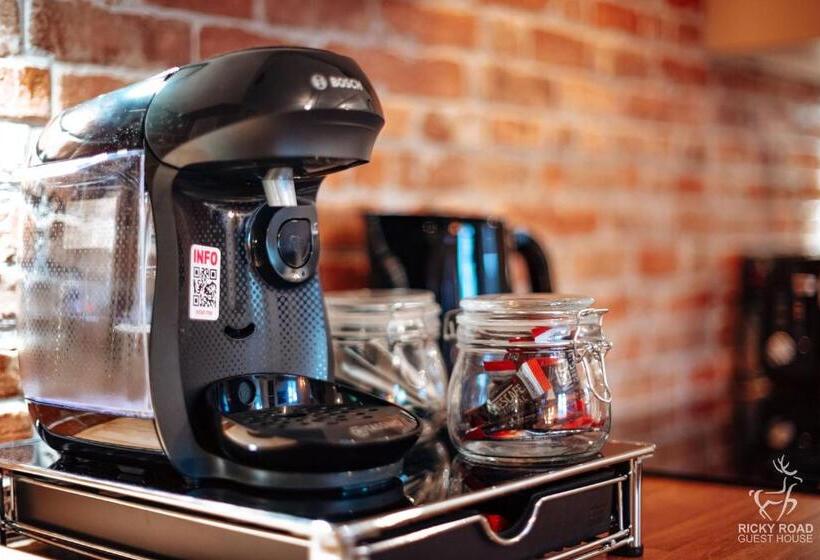 住宿加早餐  Ricky Road Guest House   Wizard Studio Room Available To Book Now