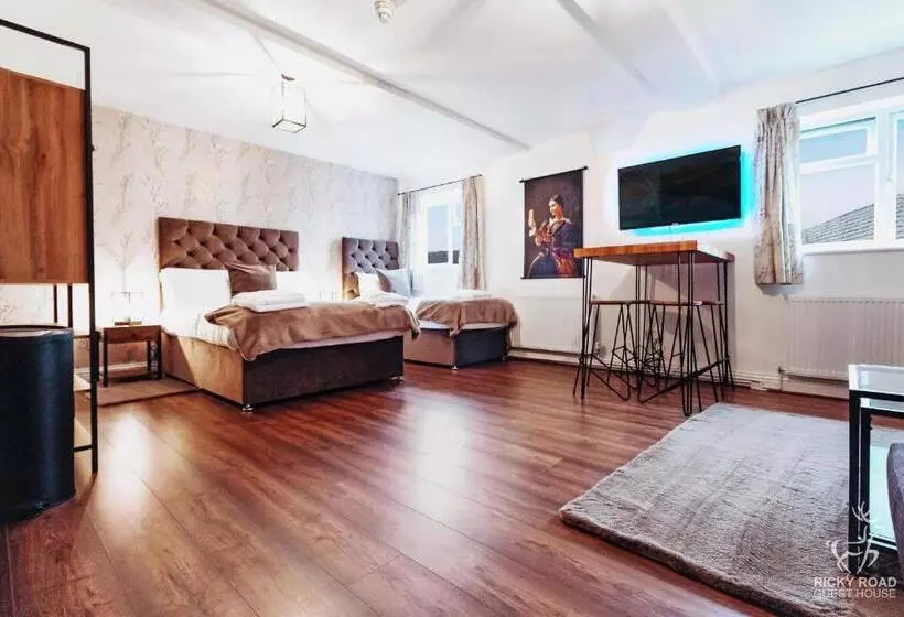 ベッドアンドブレックファースト Ricky Road Guest House   Wizard Studio Room Available To Book Now