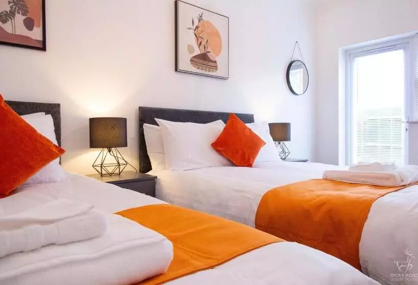 ベッドアンドブレックファースト Ricky Road Guest House   Wizard Studio Room Available To Book Now