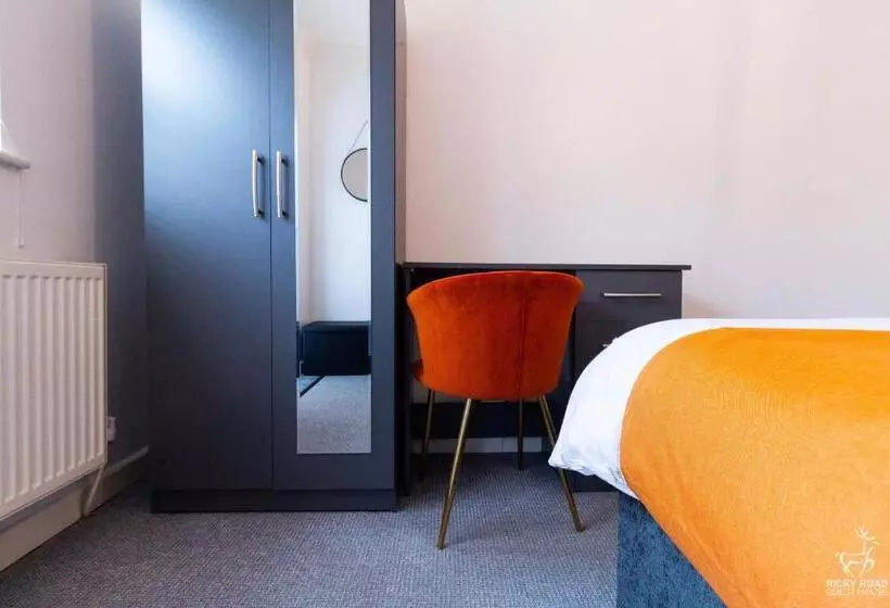 ベッドアンドブレックファースト Ricky Road Guest House   Wizard Studio Room Available To Book Now