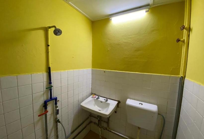 Spot On 89863 Hotel Fah Fah