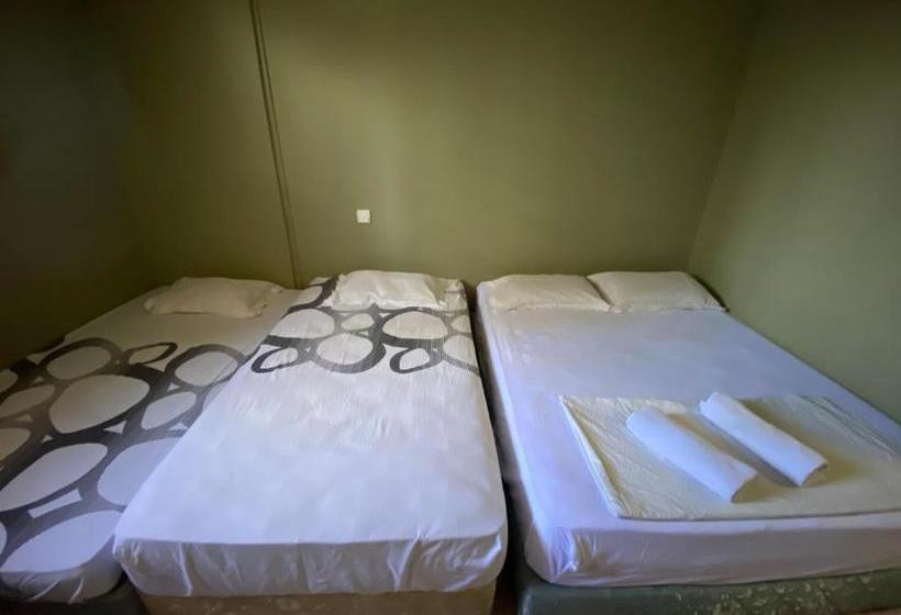 Spot On 89863 Hotel Fah Fah