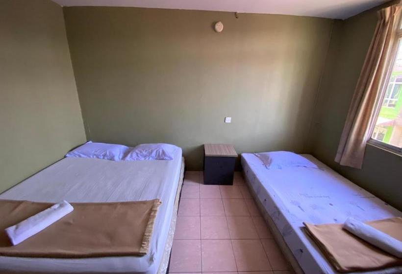 Spot On 89863 Hotel Fah Fah