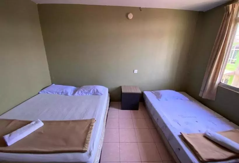 Spot On 89863 Hotel Fah Fah