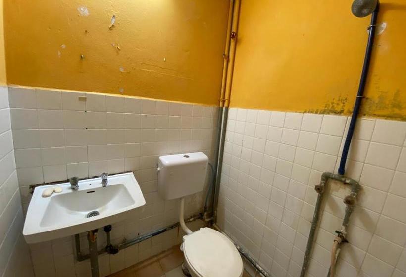 Spot On 89863 Hotel Fah Fah