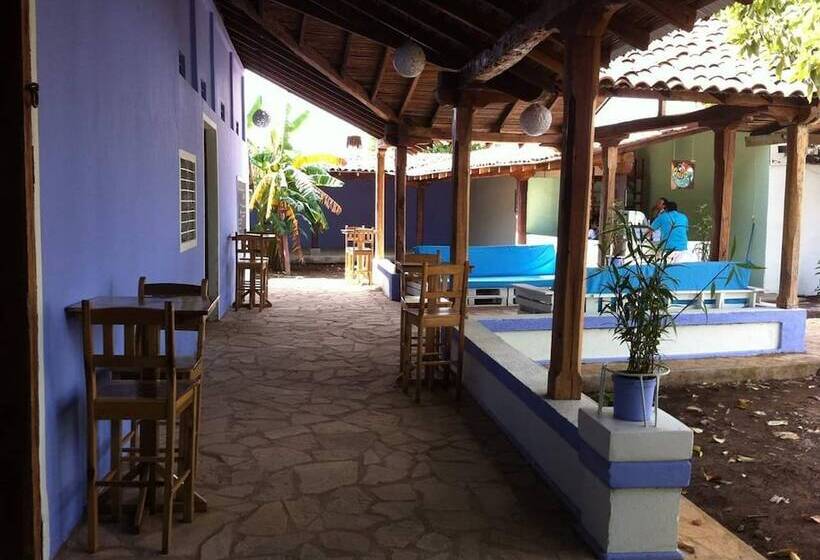 Isla Encantada Hostel