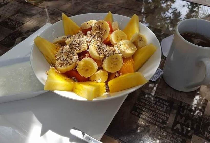 Isla Encantada Hostel