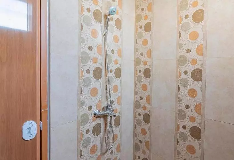 ペンション Reddoorz Plus Near Taman Budaya Samarinda