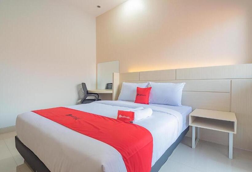 ペンション Reddoorz Plus Near Taman Budaya Samarinda