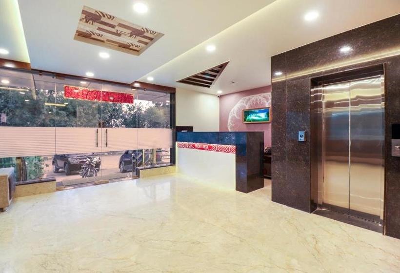 ホテル Townhouse 69951  Skylight