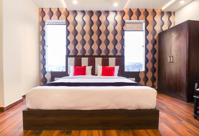 ホテル Townhouse 69951  Skylight