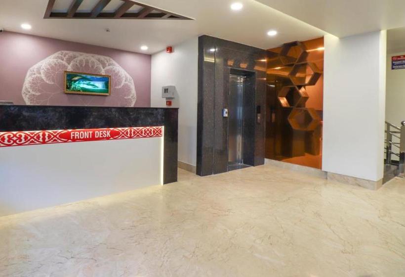 ホテル Townhouse 69951  Skylight