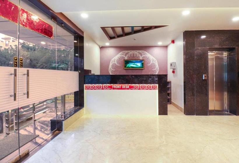 ホテル Townhouse 69951  Skylight