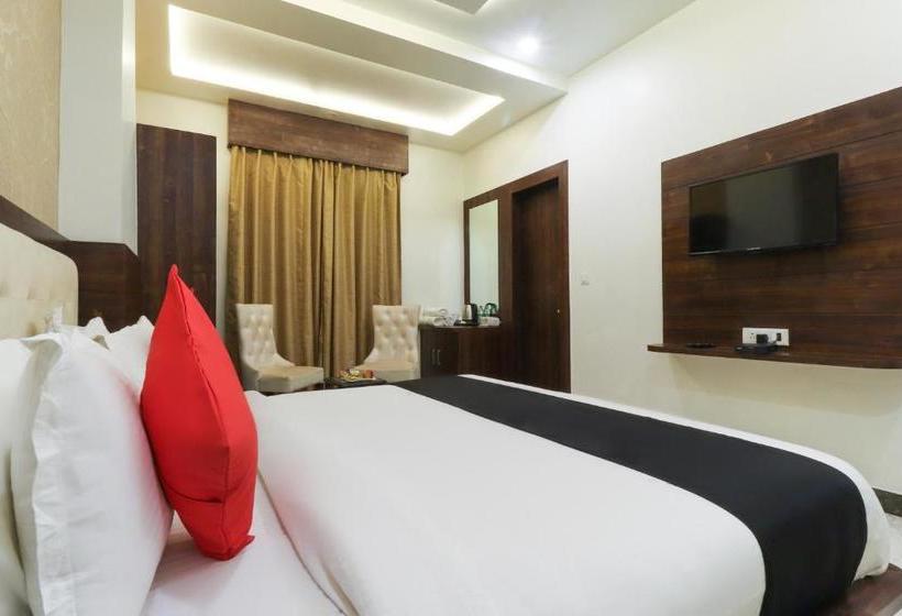 ホテル Townhouse 69951  Skylight