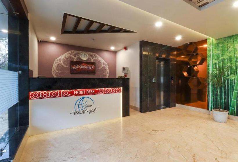 ホテル Townhouse 69951  Skylight