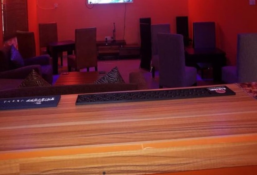 پانسیون Joanne's Court