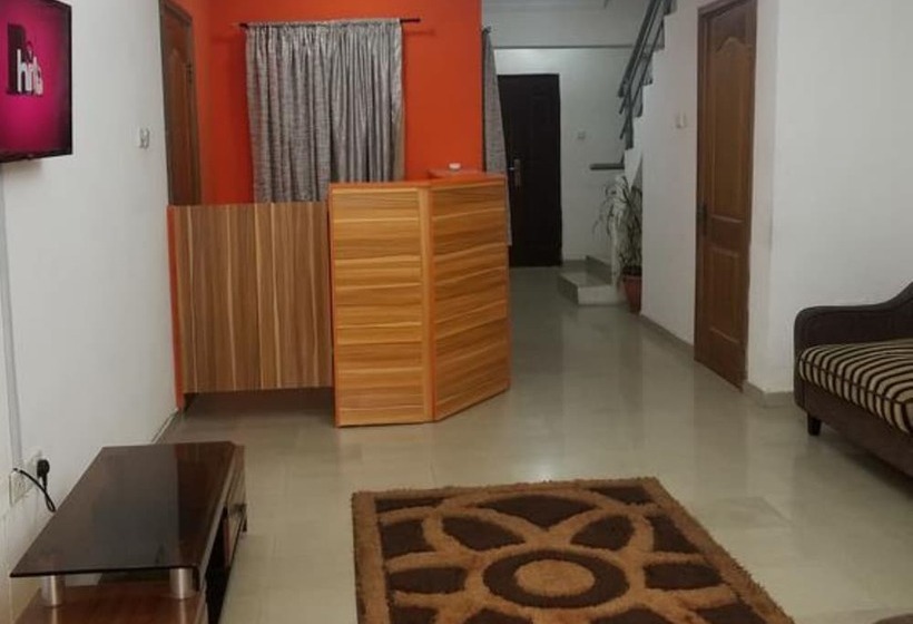 پانسیون Joanne's Court