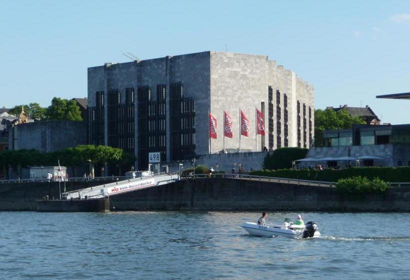 پانسیون Zur Ludwigsbahn