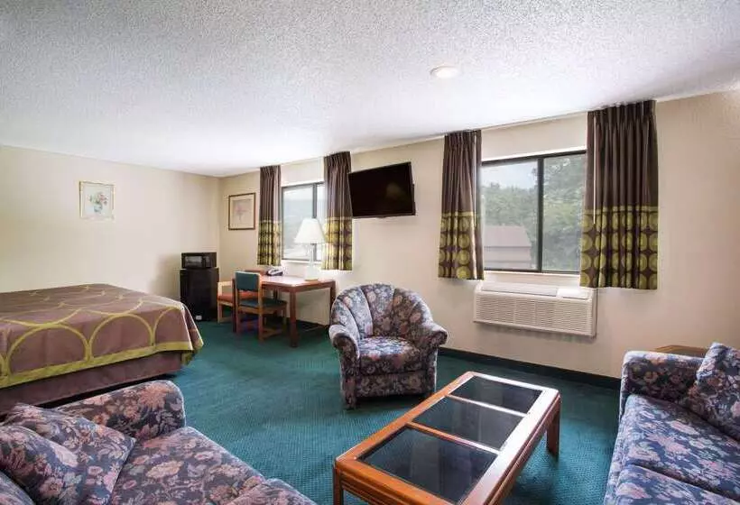 هتل Super 8 By Wyndham Salem Va