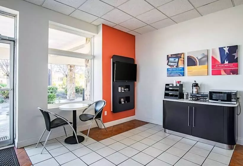 Motel 6 Manchester Tn