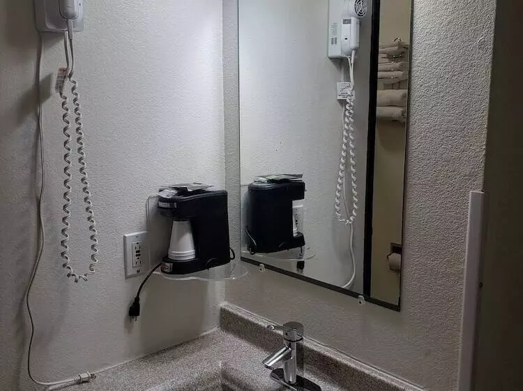 모텔 Americas Best Value Inn & Suites Harrisonville