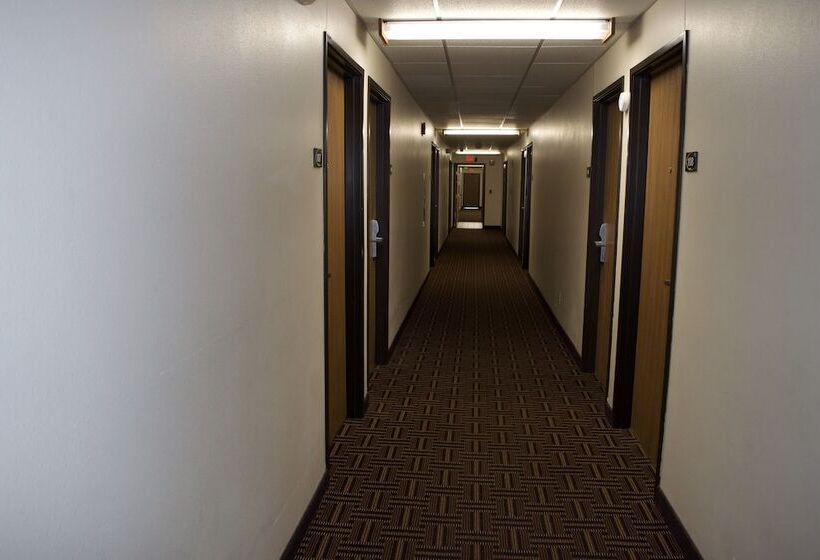 מוטל Amerivu Inn & Suites