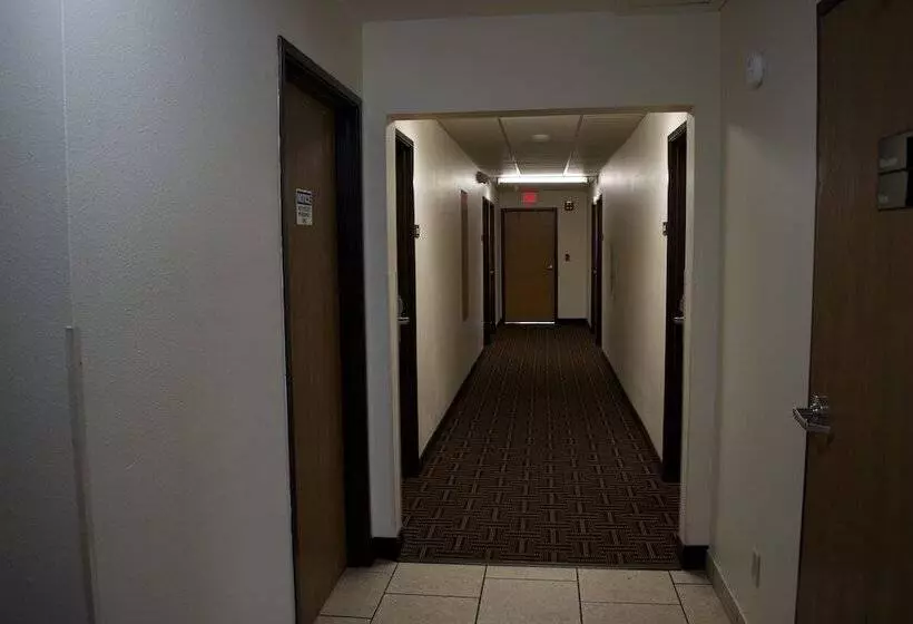 Мотель Amerivu Inn & Suites