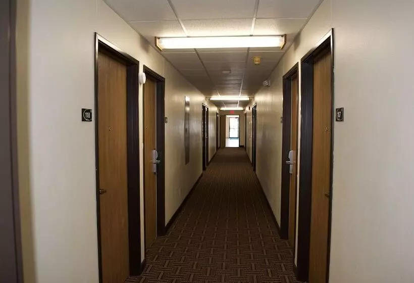 Мотель Amerivu Inn & Suites