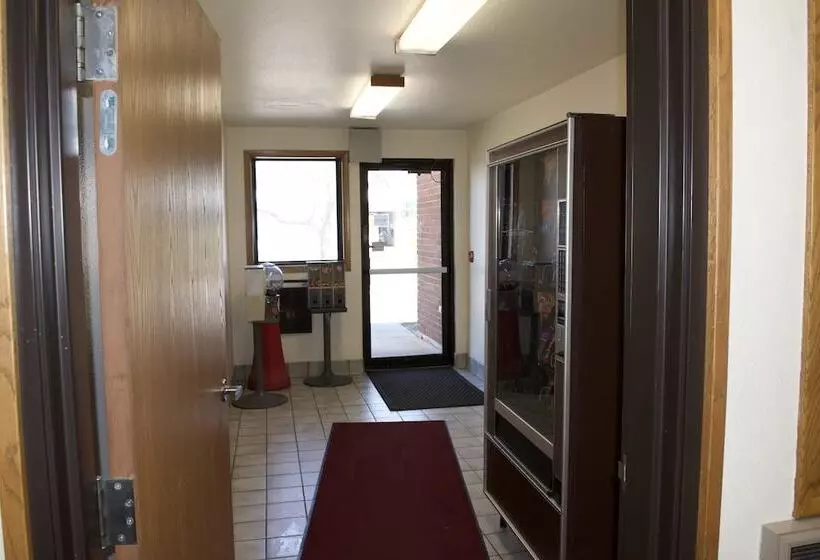 Мотель Amerivu Inn & Suites