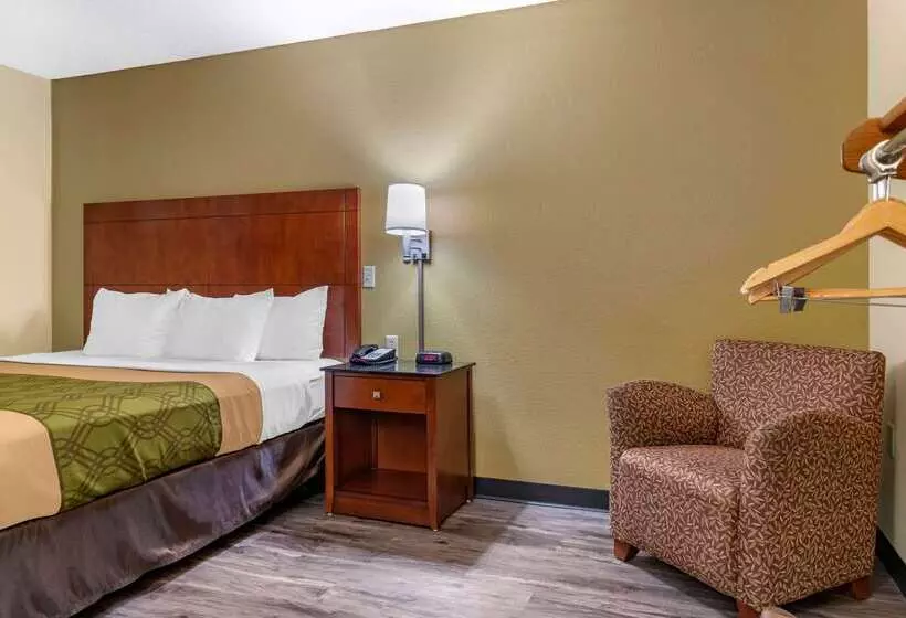 Мотель Coratel Inn & Suites By Jasper River Falls