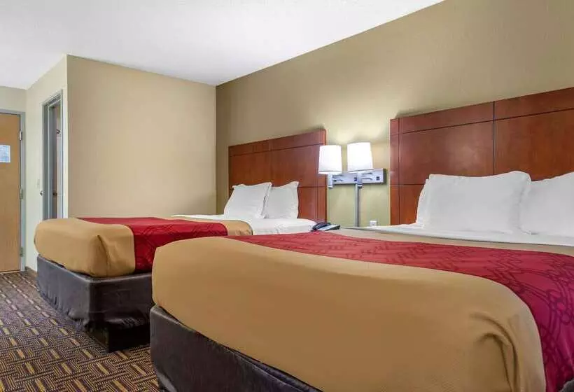 Мотель Coratel Inn & Suites By Jasper River Falls