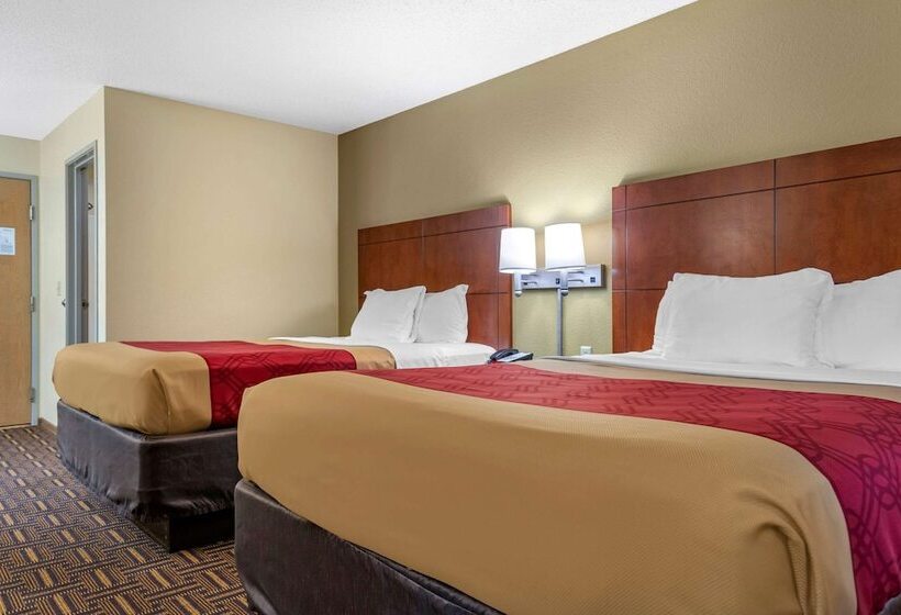 Мотель Coratel Inn & Suites By Jasper River Falls