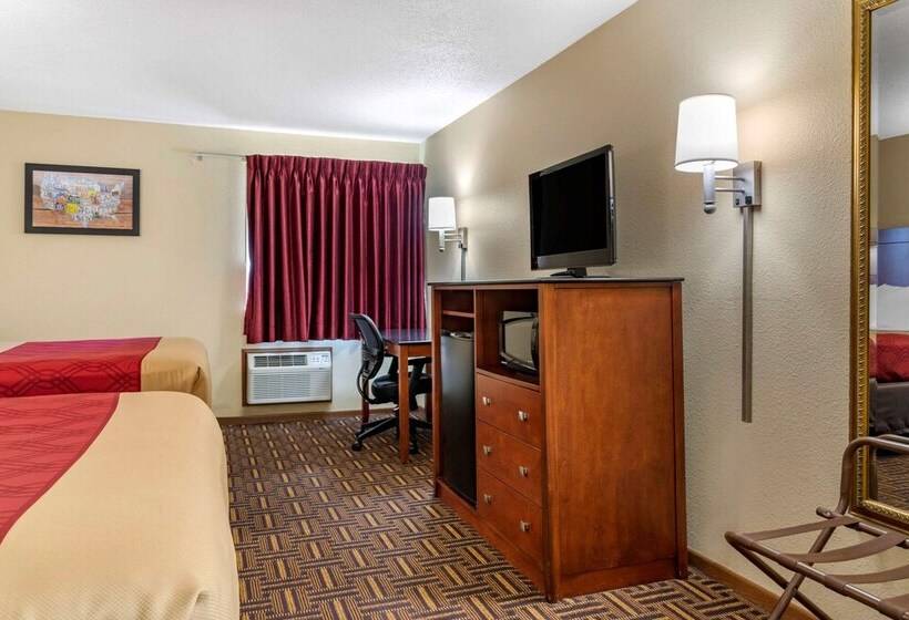 Мотель Coratel Inn & Suites By Jasper River Falls