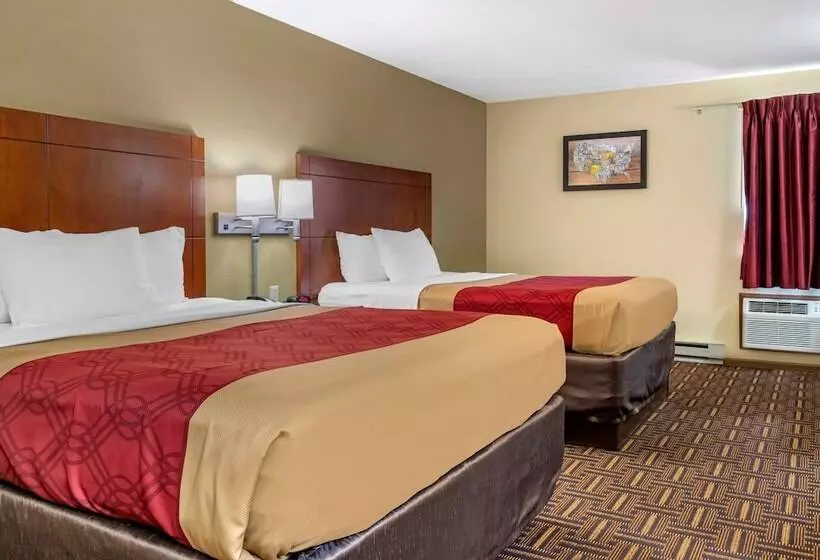 Мотель Coratel Inn & Suites By Jasper River Falls