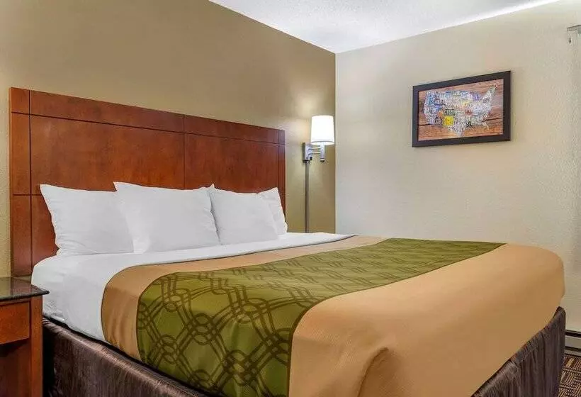 Мотель Coratel Inn & Suites By Jasper River Falls