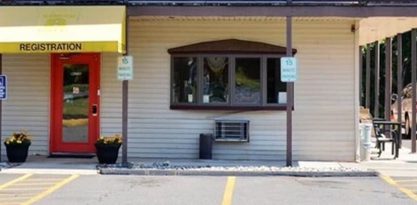 فندق على الطريق Enfield Inn