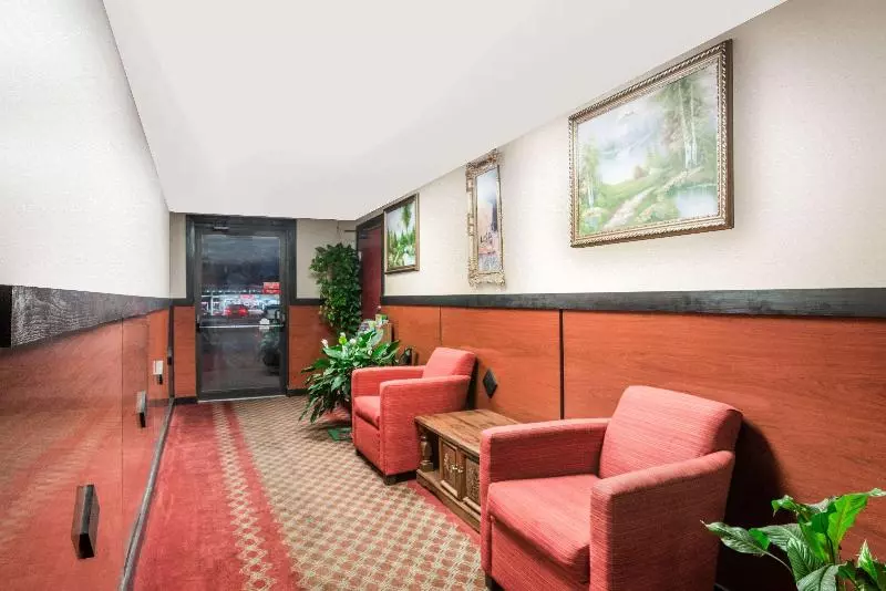 فندق على الطريق Super 8 By Wyndham Gardner