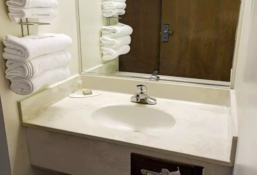 모텔 Super 8 By Wyndham Heath/newark