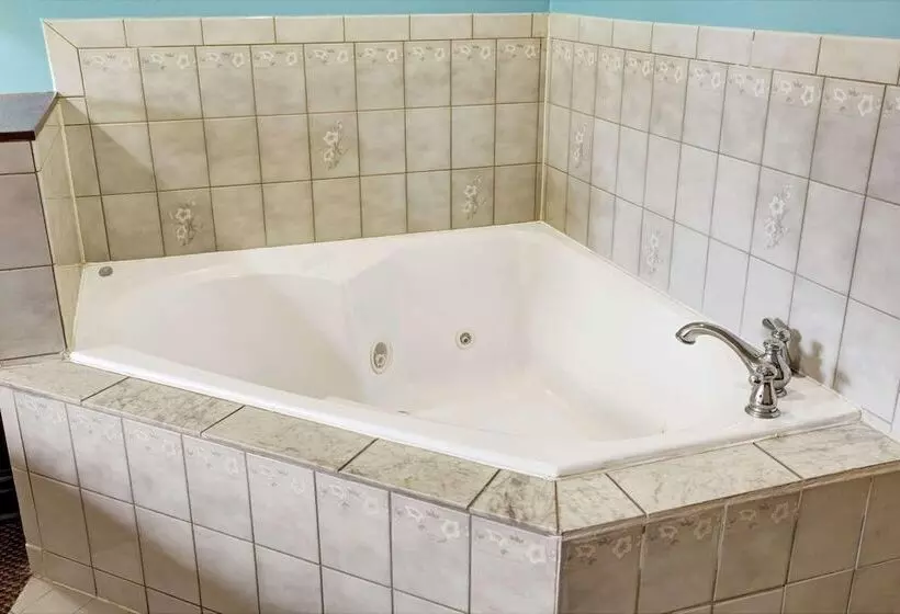 모텔 Super 8 By Wyndham Heath/newark