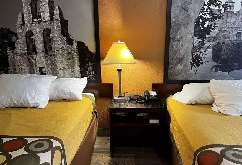 מוטל Super 8 By Wyndham Houston West Katy