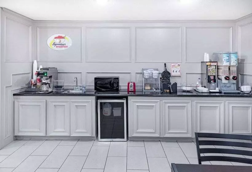 모텔 Super 8 By Wyndham League City Kemah Area