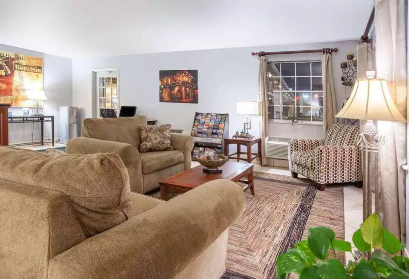 مُتل Super 8 By Wyndham West Monroe