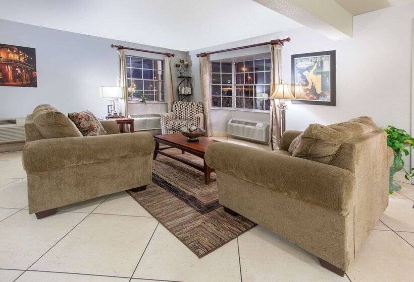 מוטל Super 8 By Wyndham West Monroe