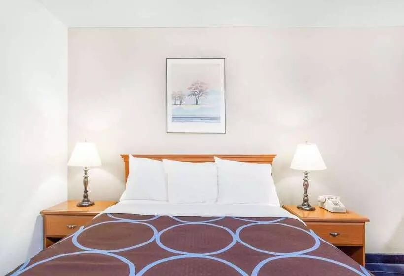 Motel Super 8 By Wyndham Montgomery Maybrook