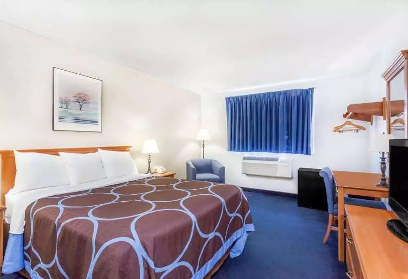 Motel Super 8 By Wyndham Montgomery Maybrook