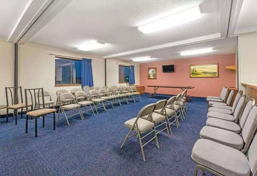 Motelli Super 8 By Wyndham Perham