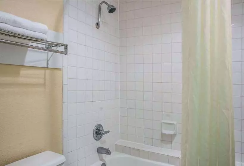 모텔 Super 8 By Wyndham San Marcos